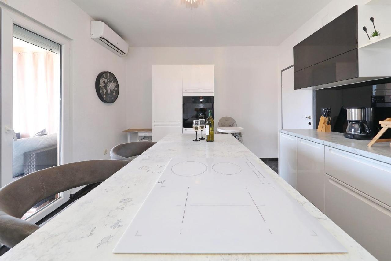 Apartman Nika Sa Jacuzzijem Zadar Exterior photo